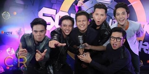 Official Accout SB from Mamuju Sulawesi Barat | Always Support @SMASHIndonesia | CP :082349508161 @SariiBulan_Cycy / 082291854795 @nurulmuth_