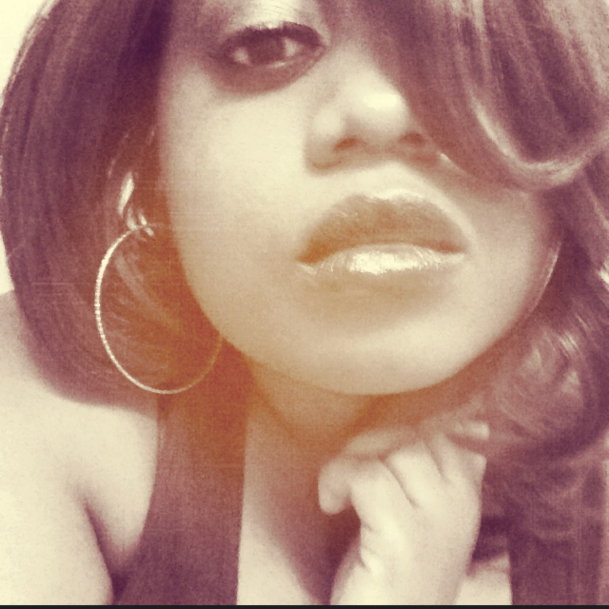 22/NY Native/NC Resident/UNCC Senior /Admin for http://t.co/erFYduiyJd follow @truevocalvixen