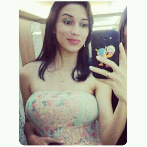 - Acreditar no amor pra que? As pessoas pegam o que querem e simplesmente vão embora :*
