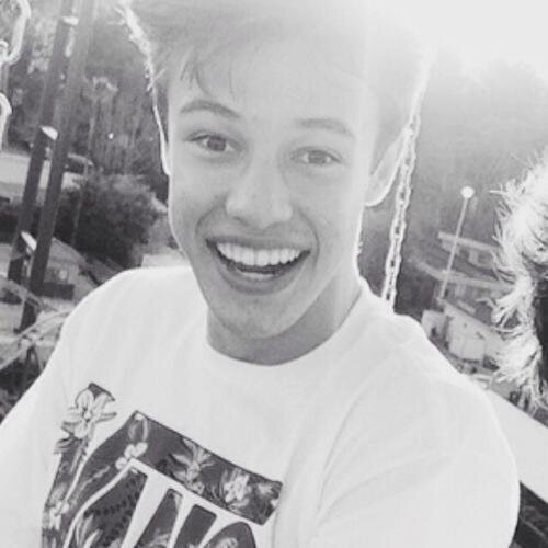 I love @camerondallas and always will
Follow for a follow 3