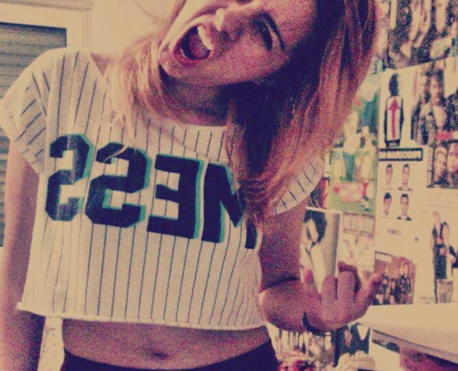 pety_petya's profile picture. The girl in the rock show