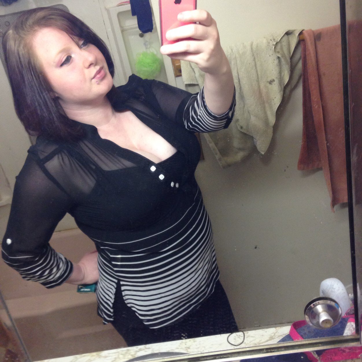Lee_BombShell's profile picture. alicia; lesbian; 21 years old; mommy's girl. empire beauty school graduate