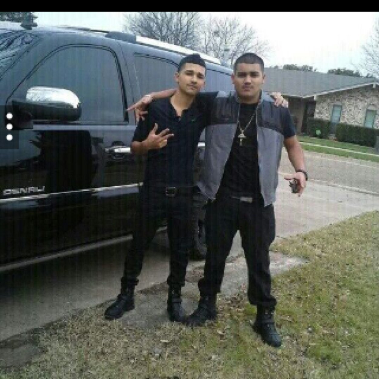 nio_poli's profile picture. 