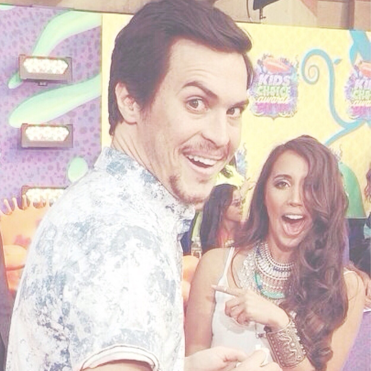 Send in reasons you love Alex and Sierra or someone in the fandom here: http://t.co/IqnlBvoX2I :) Or you can dm!