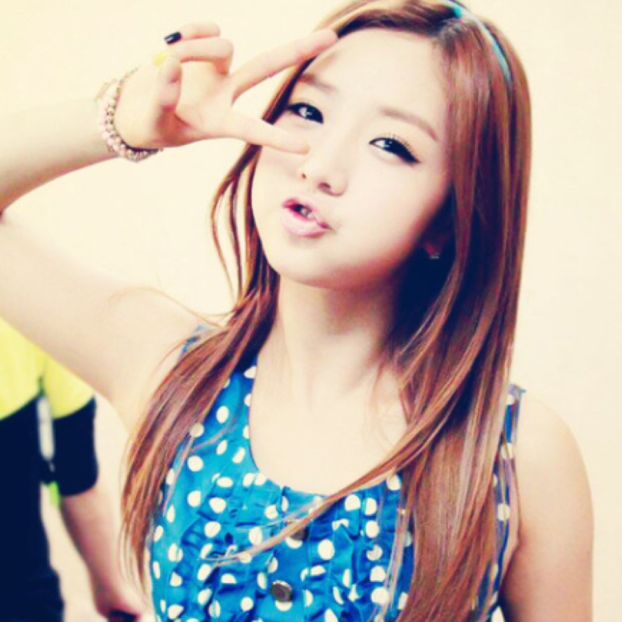 rillayoon93's profile picture. hihi-A P I N K Y O O N B O M I - I M I N I D A - why are you looking at my bio? hohoho 8D lemme be your happy virus- #HYPERATTIMES :D