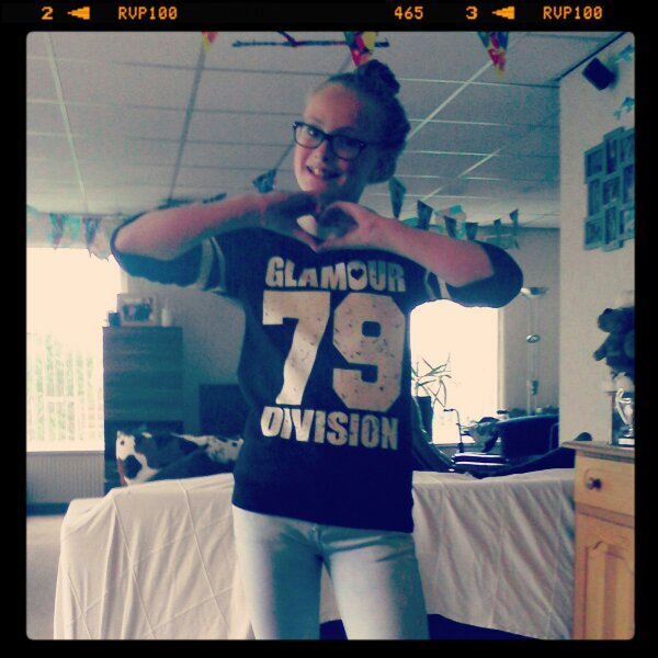 JB is my school, 12jaar,volleybal,heerhugowaard, 1f,
I love JASMIJN RUBY AMBER MEREL ROMEE AND SOFIE Dit zijn echte vrienden kan op hun rekenen