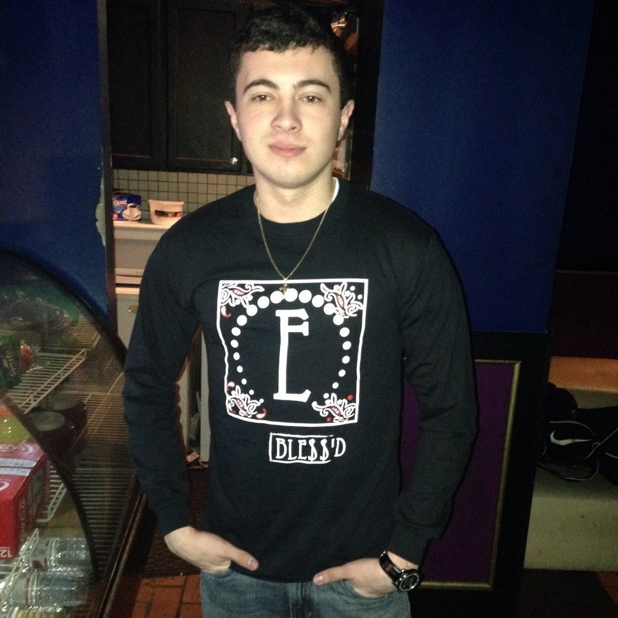 424visi's profile picture. 