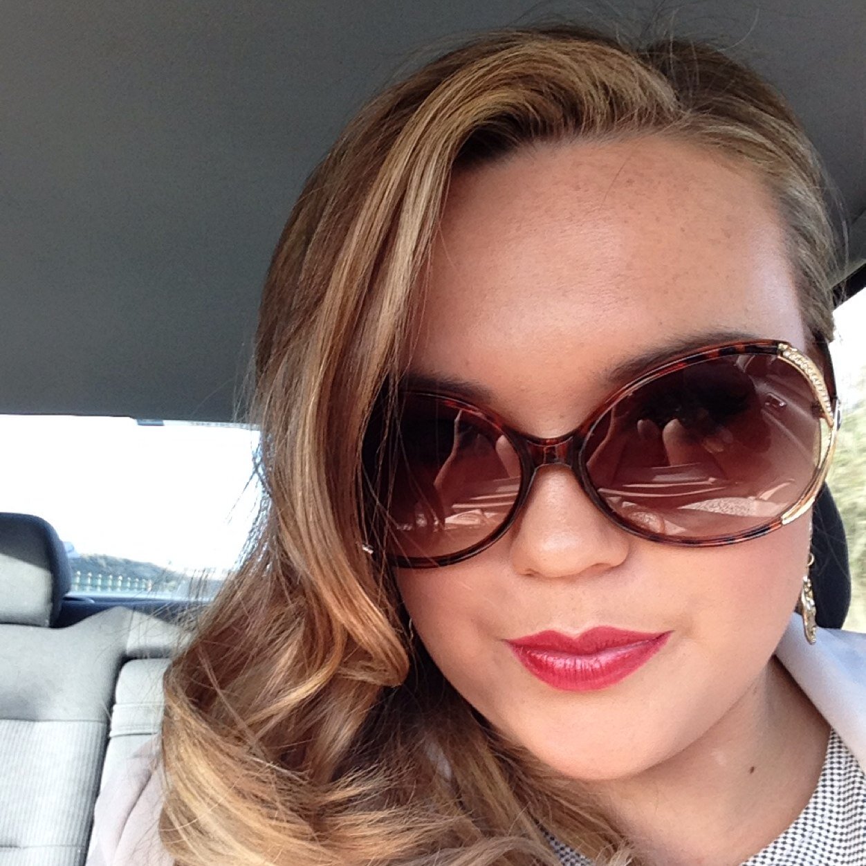 HollyFitzmauric's profile picture. 