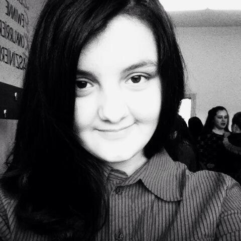 I'm crazy and lazy girl! I like extreme. I play volleyball, but i want to learn basketball and football.I'm afraid of cats. Follow me I follow back :)