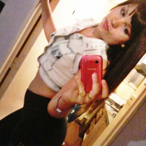 Suelo determe frente a un espejo porque en el reflejo siempre estas ahi ♥♪