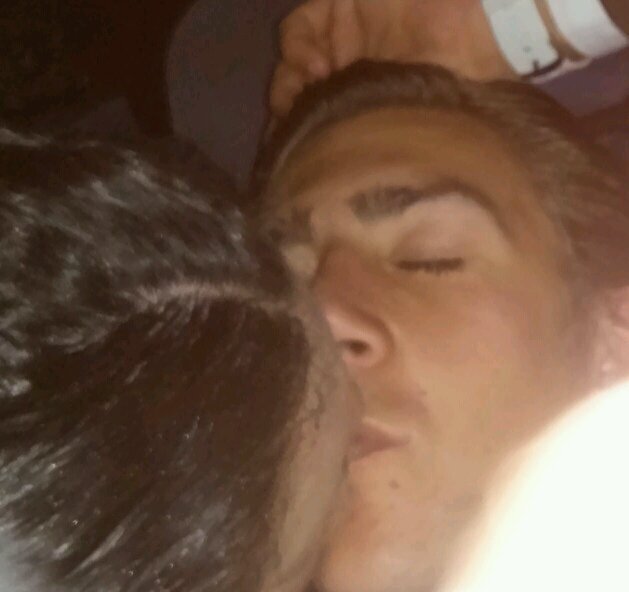 estudiante esperando prueba de as eso .me encanta esta CN la familia y sobre todos CN mi novio