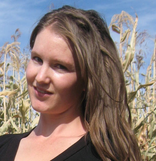 carrotsvinegar's profile picture. Twenty-six -year- old- Latter- day -saint- Mother- of- three-blogger-almost-always-going-crazy.  :D