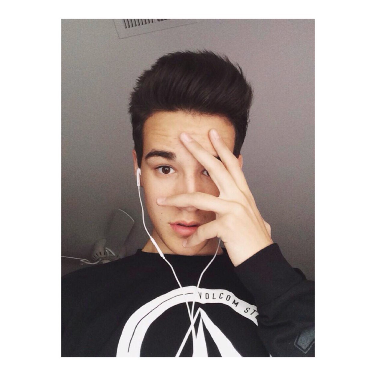 here's a free follow
-
follow @troyespinosa please :)