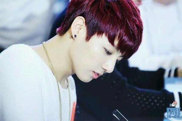 ผมผีน้อยกุ๊กกุ๊กกู๋ ผมจะมาหลอกให้พวกคุณหลงรักผม♥ | ผมสิงบอทเรียลนานๆเข้า #F*UCKLINE #ZiPFAM