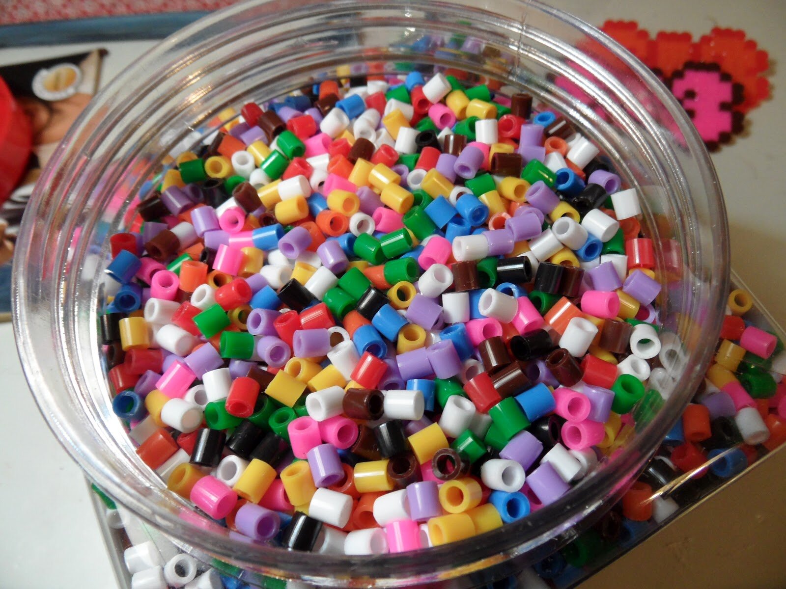 hamabeads3's profile picture. Realizamos todo tipo de hama beads! Llaveros, pendientes, escudos, figuras varias etc! Hacemos encargos. Haz tu pedido ya :)