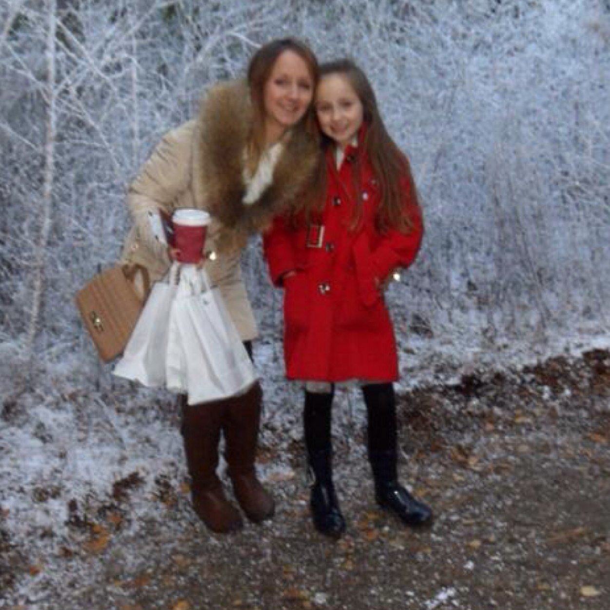 Mum to Isabelle. Assistant Head.                  ‘.By doing what you love, you inspire and awaken the hearts of others’ 👩🏻‍🏫 💖