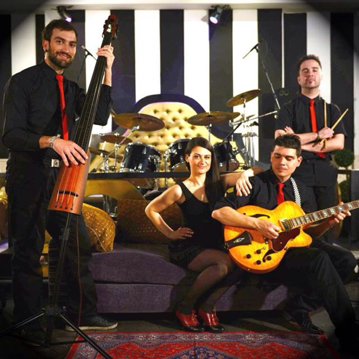 Hacemos Swing y lo aderezamos con un poco de Pop, Rock,...