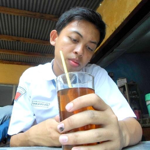 kita dianugerahi akal untuk berakal, dan perasaan untuk memperindah hidup kita. Berusaha mengombinasikan keduanya :)