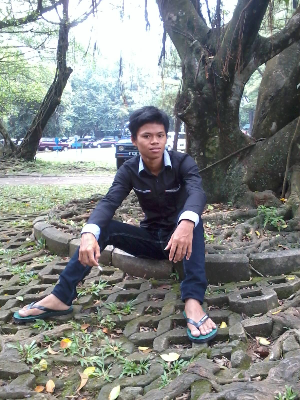 basho_rindu's profile picture. hayo do jajan bakso rong ewu ae