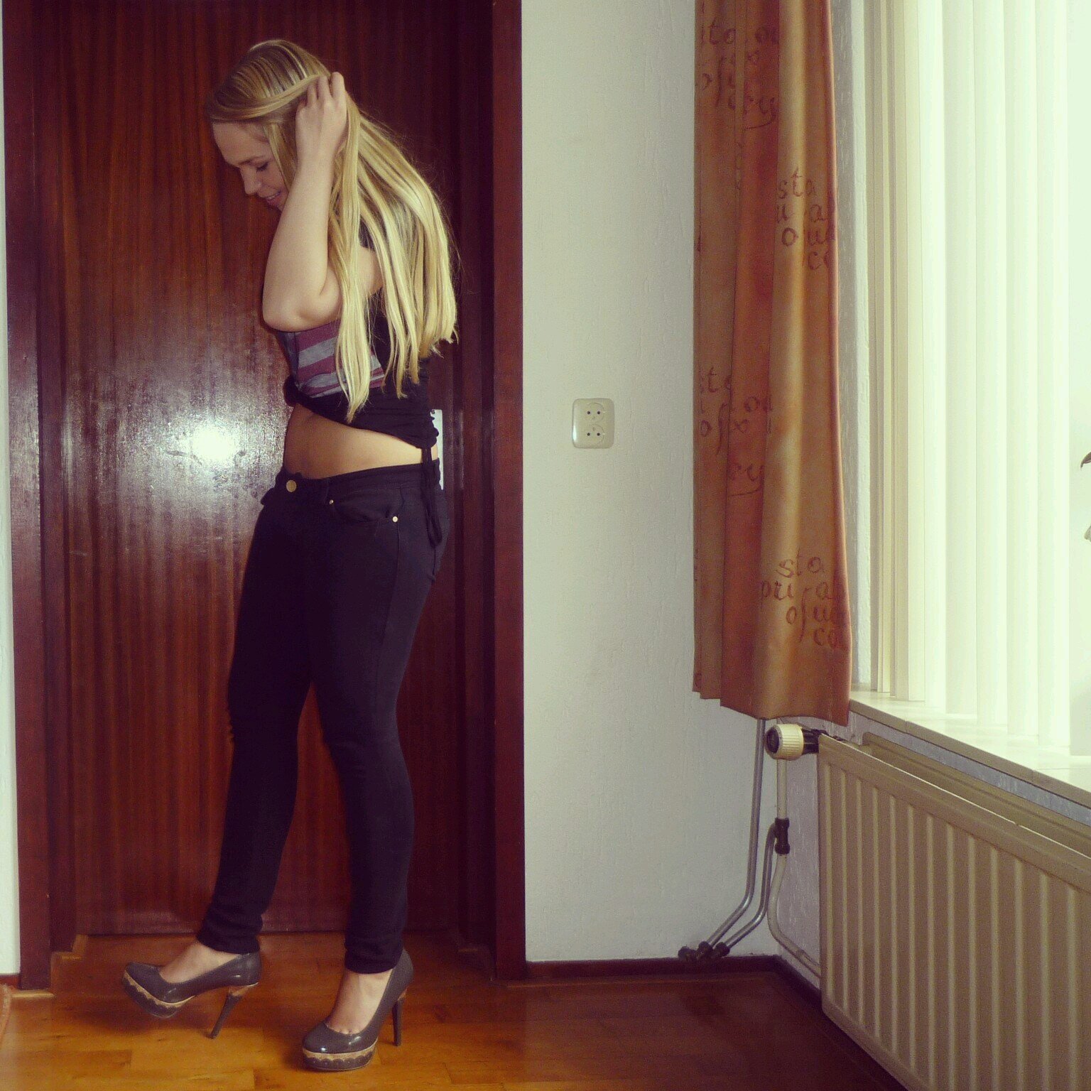 insta : anieek15