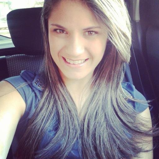 Atriz de mentira, Cantora de banheiro & Produtora da minha própria vida, Sigam-me os bons, sem mais!
Nega da @MillenaBogado
 http://t.co/c1DgZieJ