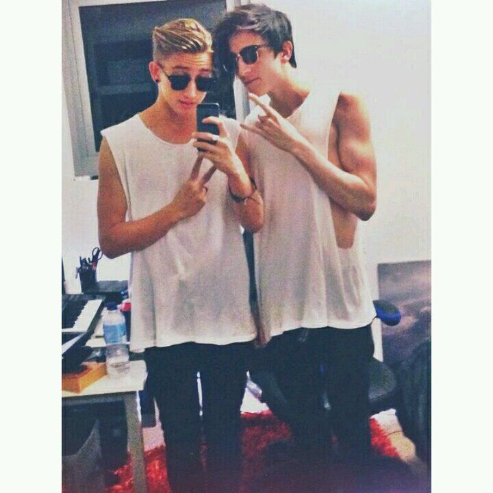 Just a crazy fan of Chase Atlantic! Clinton Cave, Mitchel Cave & Christian Anthony 2/3 follows