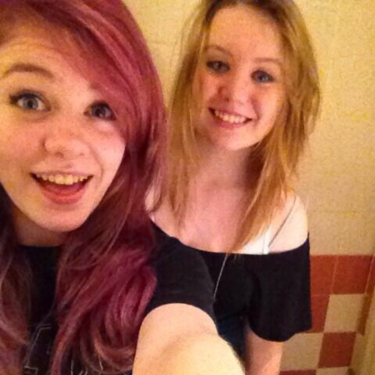 SoIrrelephant_'s profile picture. Contact us - Irrelephantvloggers@gmail.com Follow our individual twitters : @FourCue_ & @ChitFace_ We're just two aspiring vloggers, here watch us!