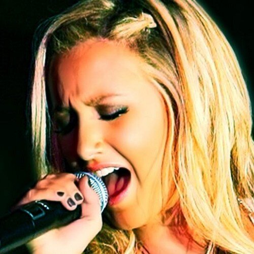 I am a male  Tizzie from the UK who just loves Ashley Tisdale ❤