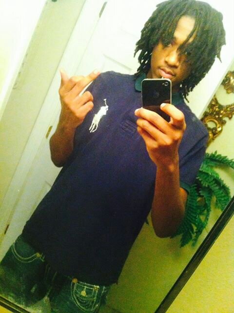 ima young niggia getting $$$ taking risks taking one day at time getting money Gblock shit