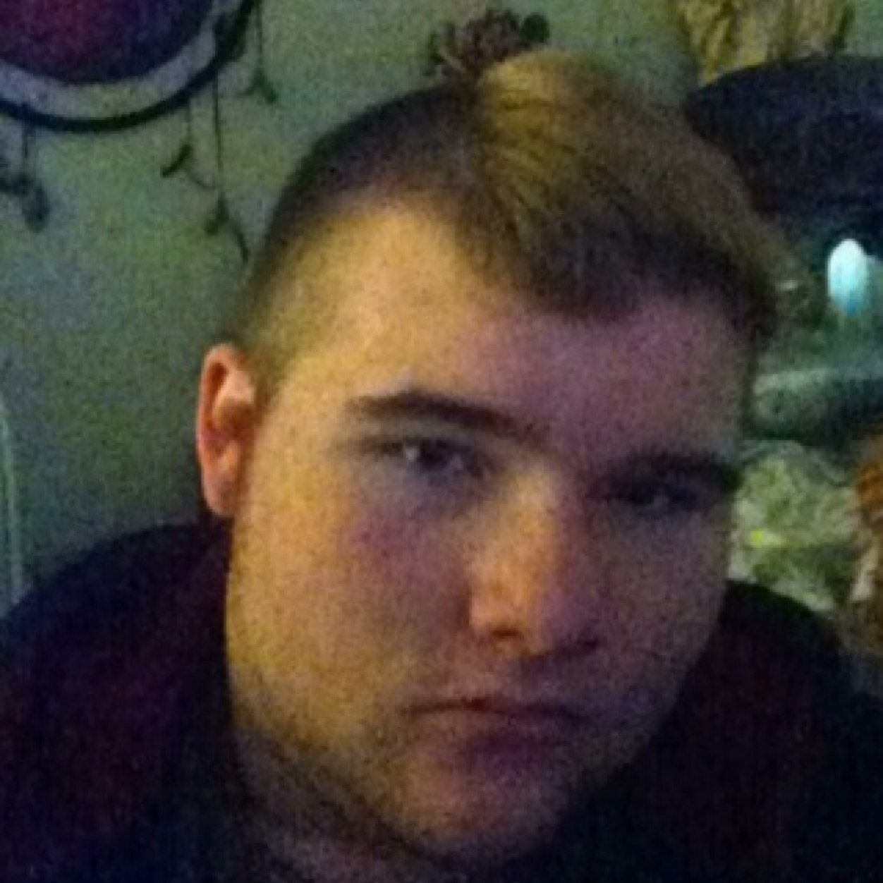 AaronhallHall's profile picture. vocalist@kissofdeath