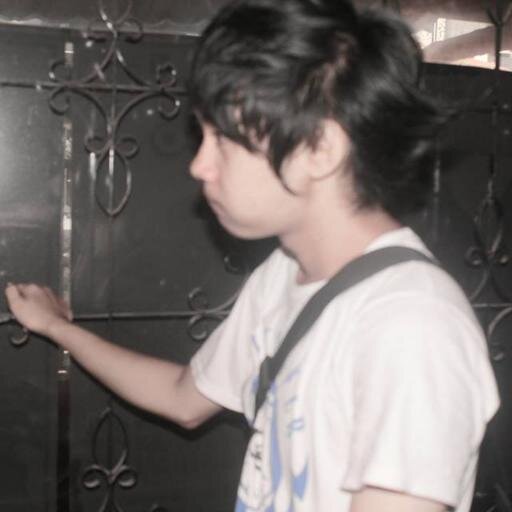 GAK USAH FOLLOW KALO MENTINGIN FOLLBACK OKEY :)