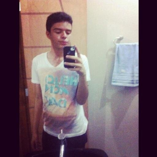 Eu me refugio dentro do teu olhar.. MB ♥