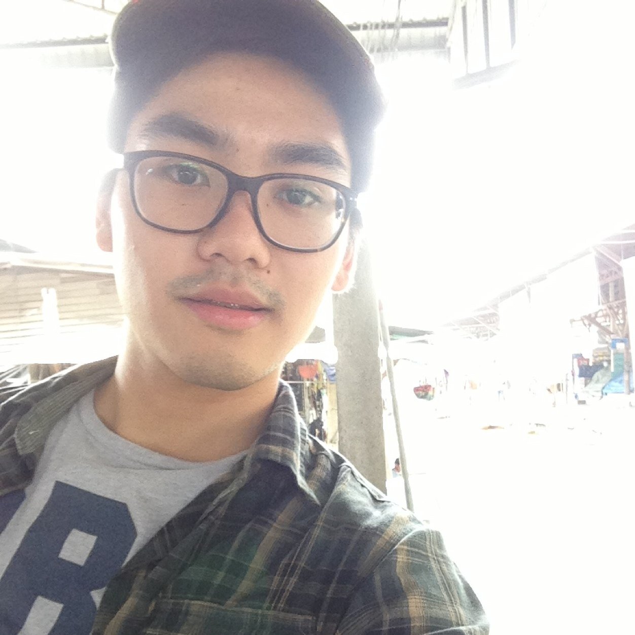 theparkom's profile picture. 