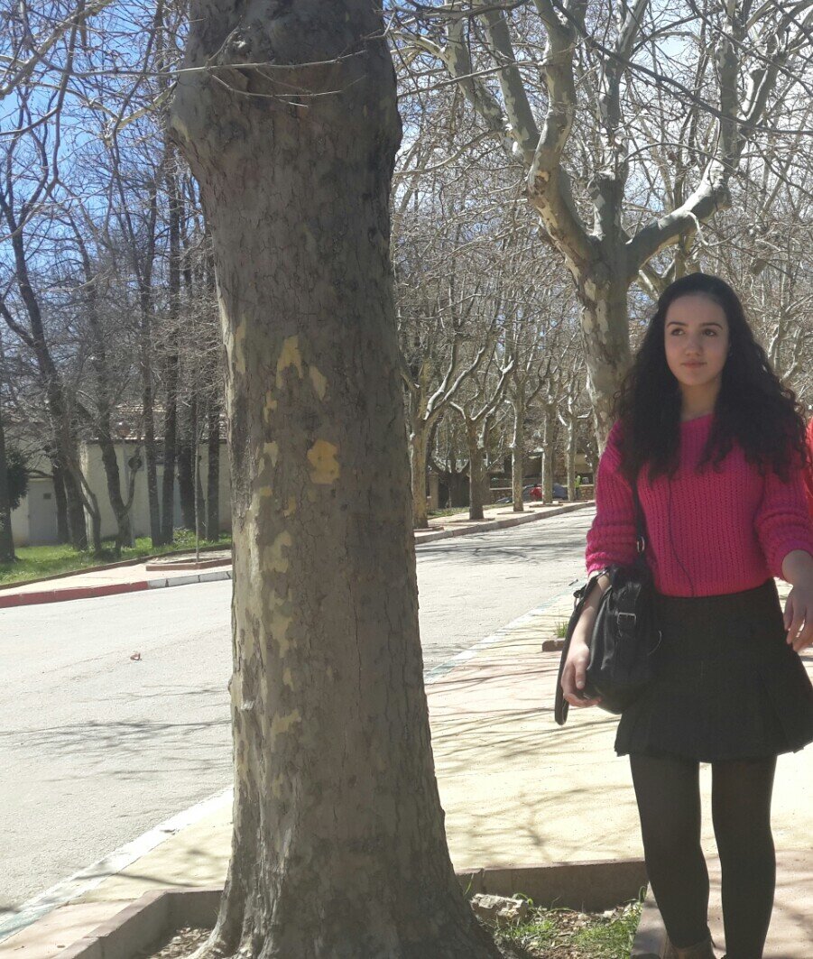 crazygirls4545's profile picture. La femme est comme une cigarette, en premier elle t'attire tu la fumes! Mais après tu deviens obsséder par elle.
                 Snapchat: Hind_C