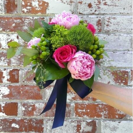 elmcityfloral's profile picture. Sustainable floral design