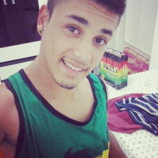 tá perdido me segue @caickpaz,:
 A amizade sem confiança é uma flor sem perfume.
