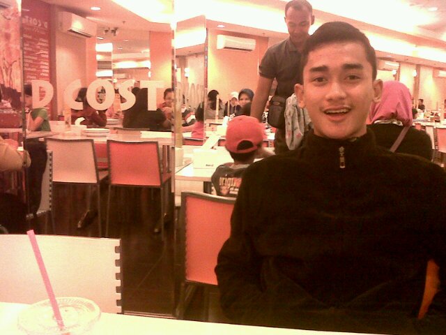 lukmanh40225756's profile picture. Mindset adalah doa- sukses adalah bentuk