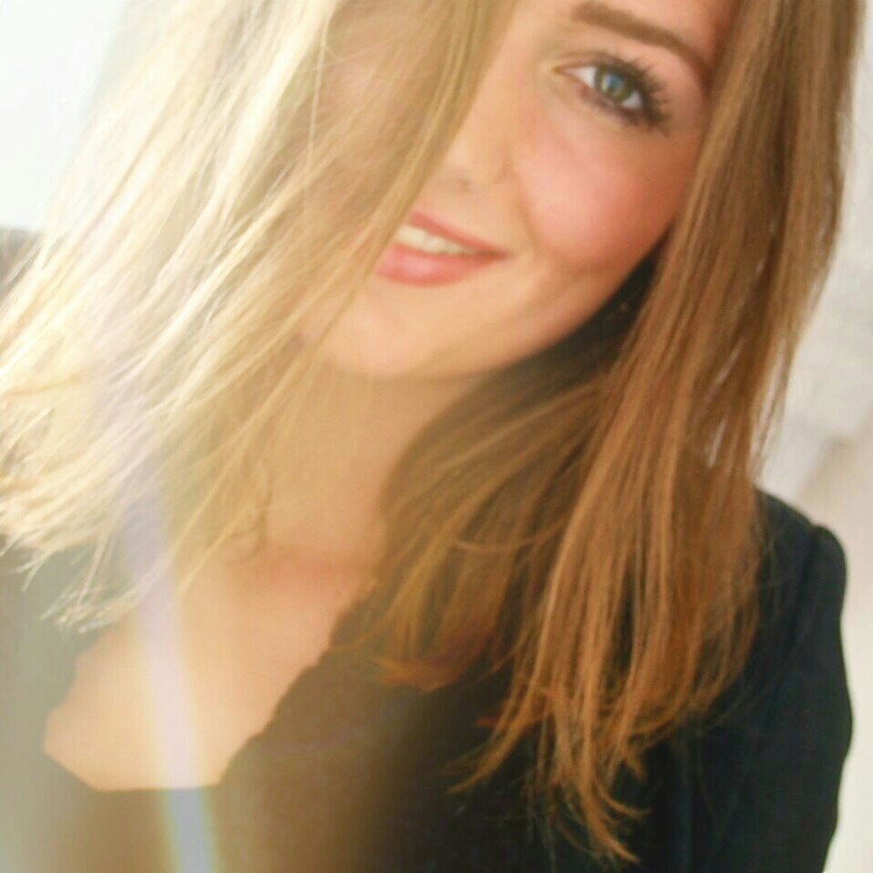 elinevdmeer's profile picture. Life is good!! ☆