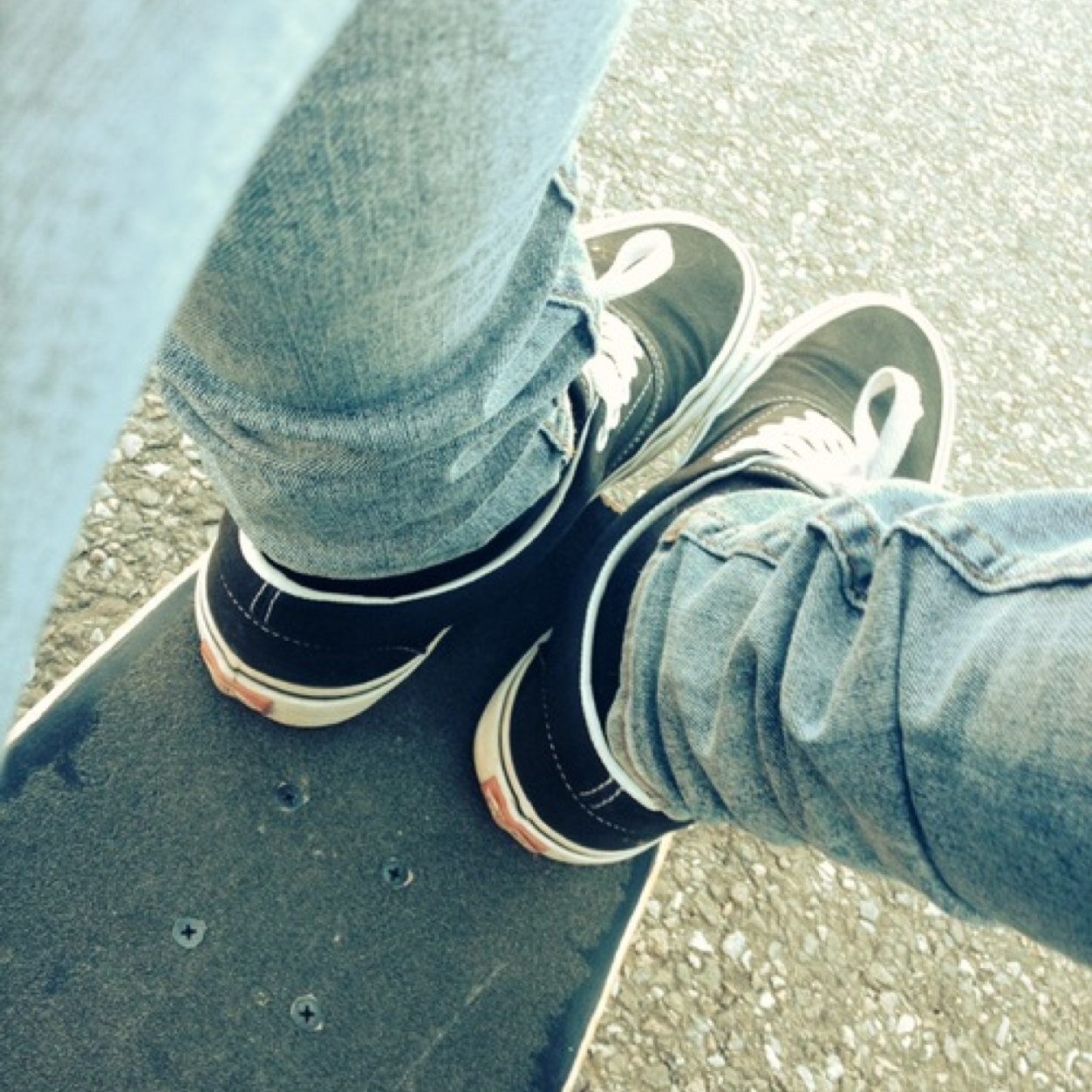 16 years old. Ohio State. Passionate about skateboarding and music.