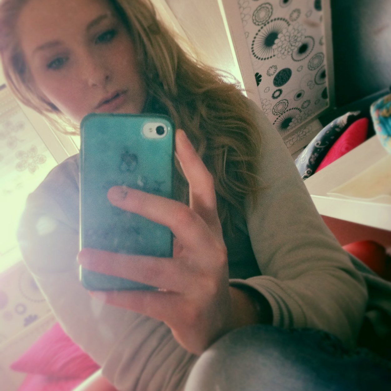 16 y/o || young wild and free || love my best friend @kidrauhldrama || insta: Liesjeehx