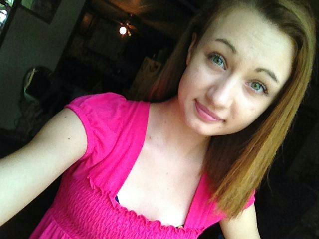 hey y'all(: junior at KHS! Varsity cheerleader