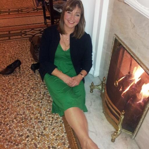 I'm a busy, organised woman, a health care professional with four strong minded teenagers. I love wildlife, art, singing. I'm kind, calm and fun loving.