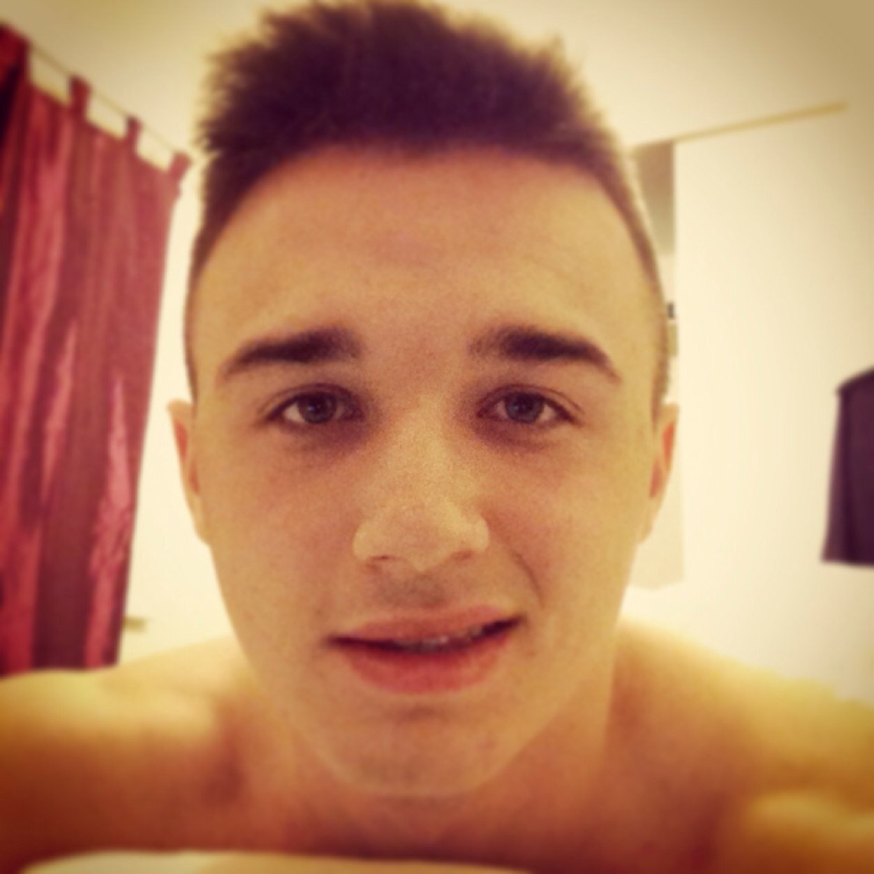 _AlexTaylor94's profile picture. Alex, 19. Demi , Family & $$$ is all I need.