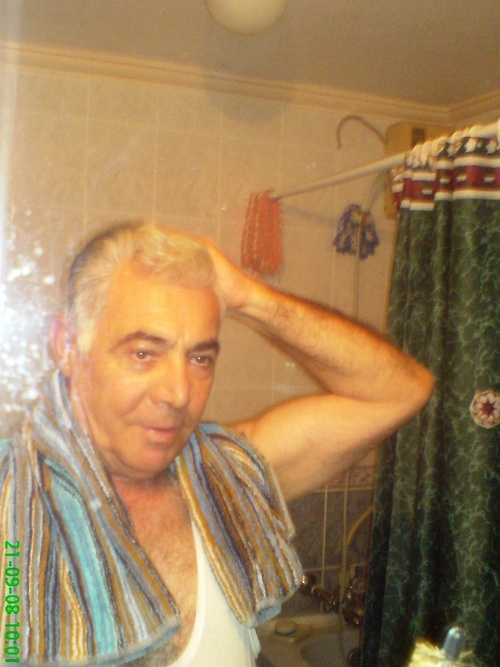 urungutu's profile picture. 