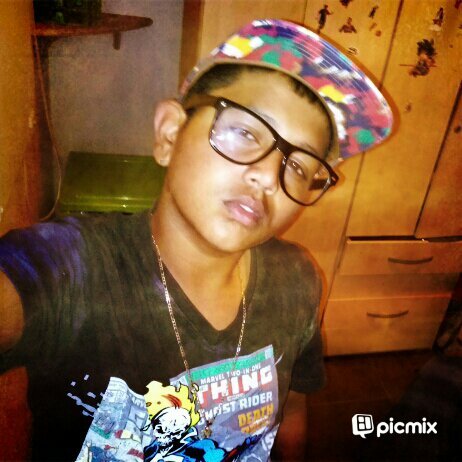 MANCHESTER UNITED FAN .... Soccer cricket n basketball player learning tennis also a math freak follow if u interested ;)#follow back