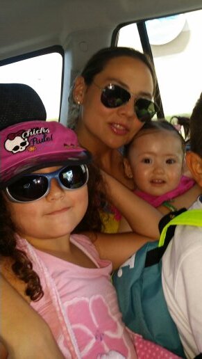 Mamá de Antonia y Josefa los dos soles que iluminan mi vida. Periodista, Licenciada en Comunicación social... Mujer multifacética.