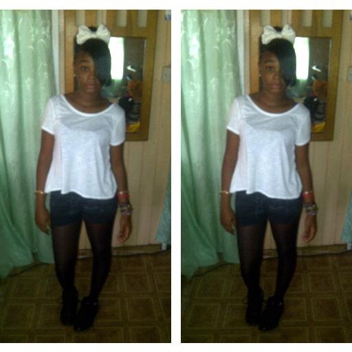 ~lee besties ! shamz ♥ ! nikki ♥ ! niah ♥ ! toyz ♥! 
kitana! !♥ my erifing ☺☺♣♣♠! #unrulygang ! #dopechicks ♥ !