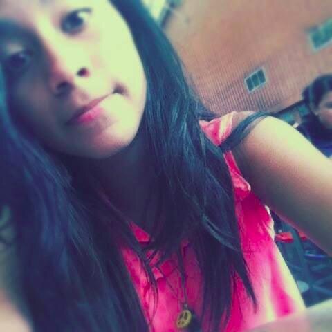 Mi Nombre Lo Dice Por ahí arriba , Amo El Basketball & El Futbol , Soy De la Vinotinto♥, 08.11.13♥ Si me Sigues Bien & si No También♥