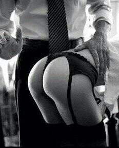 *****Owned sub***** Submissive and willing slave to Sir. Forever owned by @wouldbedom and serving in my place at his feet.  **21+ NSFW**