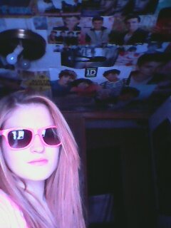Follow for a follow back, i love One Direction, 5SOS, The Wanted, Union J, Teen Wolf (especially Dylan O'Brien) and The Vampire Diaries 3 3 3
